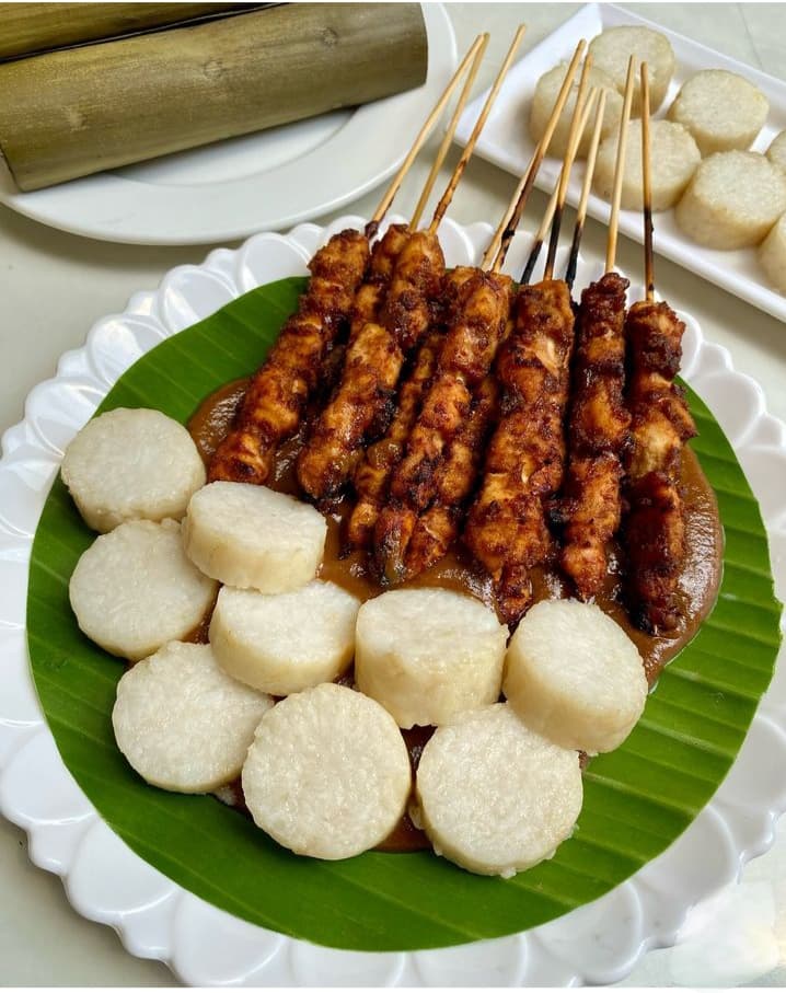 Sate Lontong